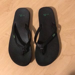Sanuk Flip Flops